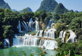 南宁-德天跨国瀑布-明仕田园一日游【上门接送+品质纯玩小团】【[品质服务]五座/七座专车上门接送，专职司机保驾护航，安心出游!】