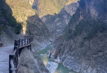 郑国渠+袁家村一日游【静谧美丽郑国渠*关中风情袁家村】【疲秦之计成万世之功——郑国渠】
