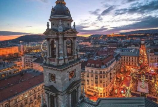 匈牙利布达佩斯多瑙河观光-赛切尼温泉浴场-布达城堡-包车私享【专业行程定制，精选热门景点，高效游玩不走回头路，贴心服务保障，轻松】