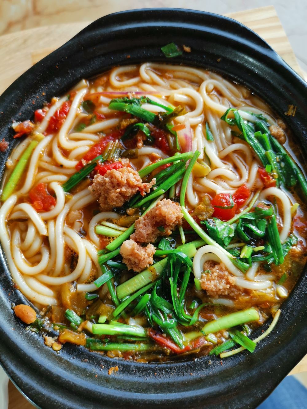 第三道菜(甜品)泡鲁达第二道菜(主食)云南小锅米线第一道菜(沙拉)