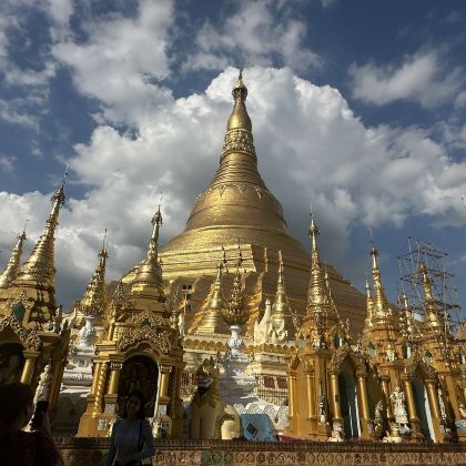 缅甸仰光一日游：金碧辉煌仰光大金塔，神秘厚重独立纪念碑