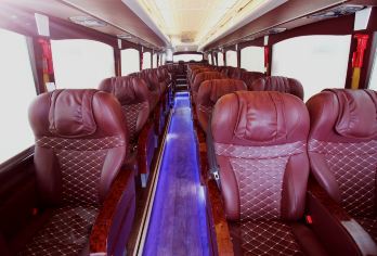 青海湖+茶卡盐湖+日月山一日游【可选8人小团 或豪华大巴团】【[出行保障]20年老牌地接社 优质客运企业 自营车队 老司机经验丰富 应变能力强 驾驶技术过硬】