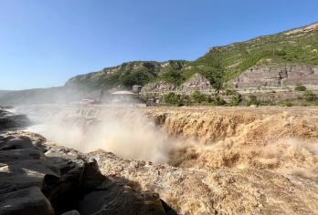 平遥出发王家大院+黄河壶口瀑布跟团一日游（含车，导游）【导游讲解 赠送全程保险】
