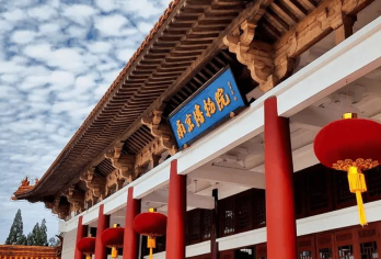 南京博物院I散客拼团/15人团/私家团可选120分钟趣味讲解【[深度讲解]专业金牌导游深度讲解特展馆、历史观馆，拒绝走马观花，深入感受南博文化】