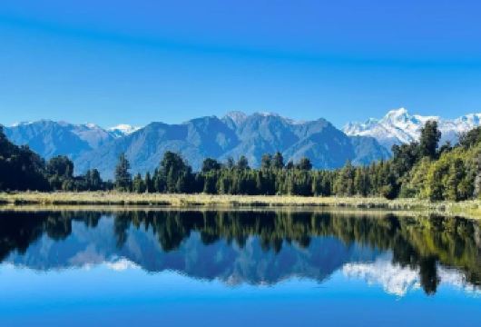 新西兰皇后镇米尔福德峡湾+SH6公路【中文包车+12小时】【尊享一对一高端行程定制，豪华包车专属礼遇，专业旅行顾问24小时恭候垂询。】