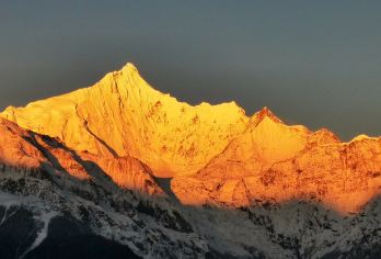 【臻选纯玩】日照金山梅里雪山+飞来寺+雾浓顶｜8人商务小团【质保障，全程无隐形消费不一样的玩法，把时间都留给景点;】