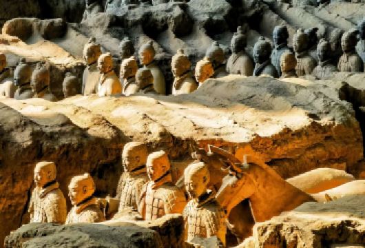 【8人精品小团】兵马俑+华清宫一日游【可选丽山园（铜车马）】【[精品小团]晚出发睡到自然醒，西安三环内上门接早，行程结束送回酒店，保您安心出行，省心游玩！】