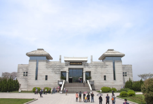 【不早起的旅程·兵马俑一日游】可晚出发/直通车可接/不含门票【天天发车+兵马俑往返车+景区馆内讲师人工讲解2.5h+无线耳麦】