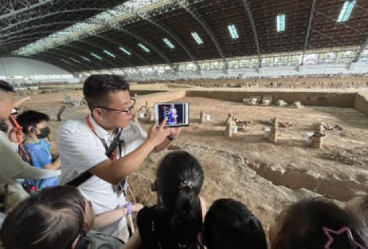 兵马俑+丽山园亲子研学6小时深度讲解团赠送研学活动【[精品小团]15人小团，6小时深度讲解】