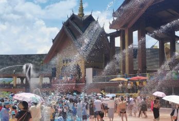 西双版纳傣族园+曼远村一日游【酒店接送+向往的生活蘑菇屋】【1单1团，2人起订，以实际下单人数安排车型（5座轿车/7座商务车/9座商务车）等】