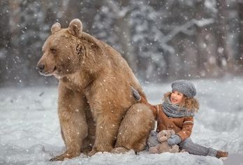 莫斯科谢尔盖耶夫小镇+棕熊合影|宗教遗产+俄罗斯森林野趣&【莫斯科网红熊合影，需要提前1-2个月预订，（提前咨询客服了解）需自行凑满5人成团价更优。】