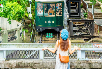 香港黄大仙祠+中环大馆+尖沙咀+维多利亚港一日游【30人团】【[臻至享受]乘坐双层穿梭巴士穿越海底隧道、跨海 大桥--港珠澳大桥】