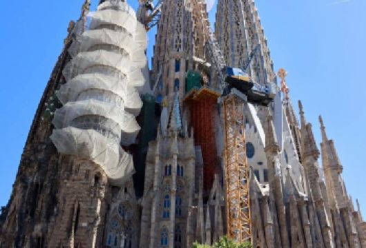 西班牙+巴塞罗那+桂尔公园一日游/行程可调-可定制多日【包车一日游，解锁旅行新方式！独立车辆配备经验丰富的老司机，为您量身打造专属行程。】