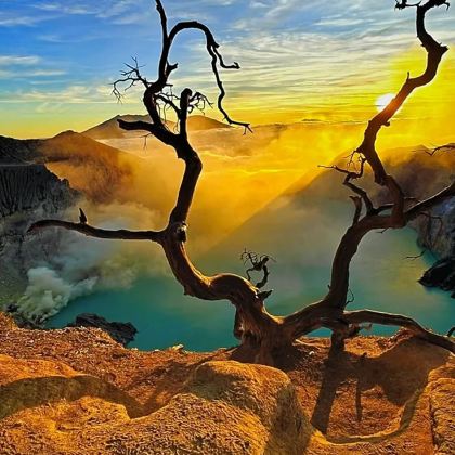 印尼泗水伊真火山一日游【往返小巴+防毒面罩+门票+健康证】