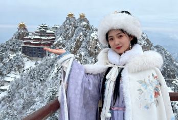 【洛阳老君山一日游｜咨询立享优惠】导游陪同丨高速直达索道口【[咨询优惠]名额有限！全程无隐形消费，高速直达索道口，行程灵活不赶趟，适合亲子、情侣、中老年出游～】