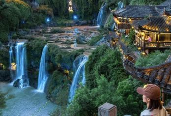 芙蓉镇瀑源漂流+苗族鼓镇+芙蓉镇景区一日游【[瀑源漂流]——体验总落差189米，以65度极限俯冲、全长4.9公里的刺激瀑布漂流地。】