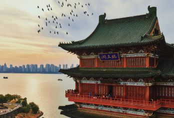 滕王阁、八一馆半日活动双馆精讲含耳麦（不含门票）【“道江西”专业优选讲师深度讲解，了解精彩故事！】