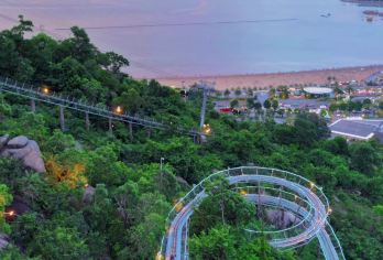 珠海一日游【香炉湾沙滩+景山公园+港珠澳游船】英文导游【深度文化体验，串联珠海历史与人文精华】