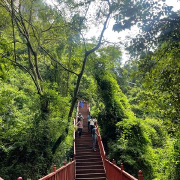 清远英西峰林走廊+洞天仙境+峰林晓镇一日游可英文服务