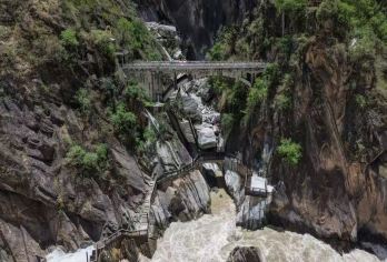 丽江出发拉市海茶马古道含骑马丽江虎跳峡一日游【拉市海茶马古道赠送骑马】