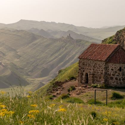 格鲁吉亚自然与历史一日游：彩虹山+大卫修道院+卡帕塔泽湖