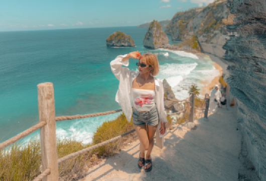 努沙佩尼达岛精华混合游（精灵沙滩、破碎沙滩、天使沙滩和钻石沙滩）【一日游遍佩妮达岛东西线，探访精灵坠崖、破碎沙滩、天神浴池（佩妮达岛）、钻石海滩及阿图海滩。 一日混搭岛屿游，畅享东西海岸**景点，完美适合想要完整高效旅程的游客。 踏上西岛与东岛之旅，探索标志性的悬崖与海滩，实用行程安排助您开启一整天的冒险之旅。】