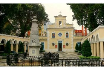 澳门小团一日游【珠海出发·纯玩20人团·澳门大学·威尼斯】【大三巴牌坊/大炮台/恋爱巷/，深度游玩 路环圣方济各教堂，探秘澳门后花园】