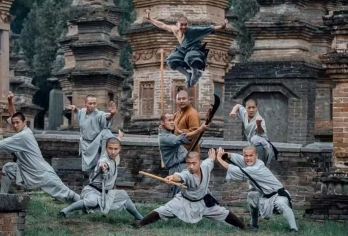 少林寺一日游【赏武术表演◆市区内可接◆返程可送火车/高铁站】【[精心安排]纯玩不进店，坚决不转卖，独立发团，保证团队质量。正规旅游车队，师傅平均驾龄8年以上驾龄。】