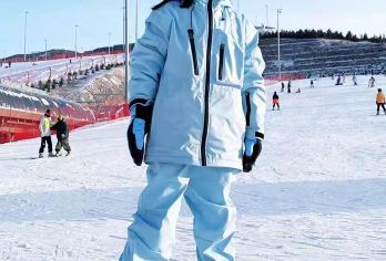 亚布力滑雪一日游【亚布力滑雪场滑雪3小时】