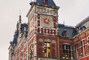 荷兰阿姆斯特丹弗兰克之家+王宫+海事博物馆一日游【专业司机与舒适车辆，点对点接送，免除往返公共交通的周折与购票烦恼。】