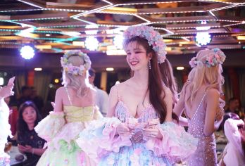 芭提雅全明星号游轮|畅享豪华海鲜自助晚餐+精彩人妖秀表演【惊艳，梦幻，全程1个半小时，让每一位贵宾留连忘返】