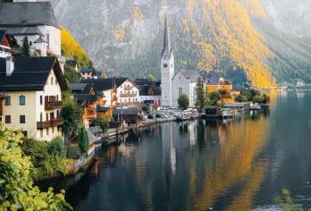 慕尼黑往返哈尔施塔特小镇+萨尔茨堡一日游+酒店接送+中文包车【[景点特色]走进双世遗小镇哈尔施塔特和萨尔茨堡，领略”欧洲美丽小镇“的魅力】