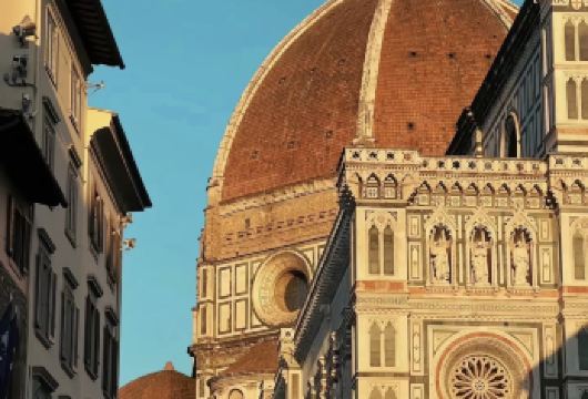 「大教堂+美术馆」佛罗伦萨经典中文包车一日游【深度游览文艺复兴圣地，打卡圣母百花大教堂、乌菲兹美术馆等知名景点，体验意式浪漫。】
