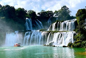 德天跨国瀑布1日游【走进边境山水画廊，体验中越民族风情，领略跨国瀑布壮美】