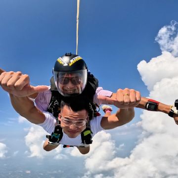 太原赫兹跳伞基地一日游【高空跳伞+空中酷炫拍摄】