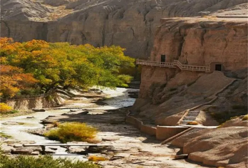 敦煌榆林窟+大地之子+锁阳城+悬泉置一日往返车【市区接送】【市区范围内上门接送，品质纯玩，省时省心】