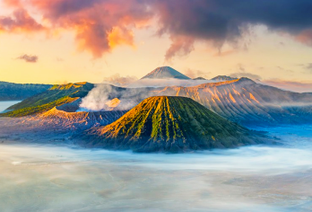 布罗莫火山+伊真火山一日游【蓝色火焰玛琅泗水bromo徒步】【两人可成团，玩家级别领队，为您量身合适的行程安排及建议】
