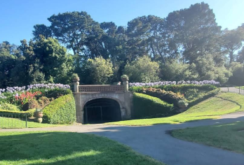 美国旧金山金门公园+九曲花街+大黄蜂号航空母舰博物馆一日游【10小时包车出行·可协商合理安排时间】