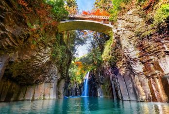 九州风光·赠阿苏山接驳车：阿苏火山+草千里骑马+高千穗一日游【俯瞰阿苏火山口，感受大地喷涌的原始力量】