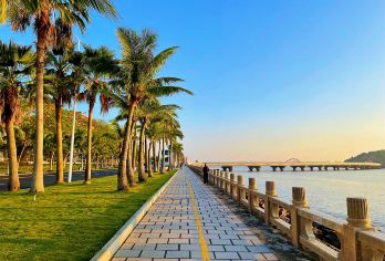 珠海纯玩一日情侣路+渔女+圆明新园+励骏庞都+珠澳人工岛B线【[缤纷景点]城市阳台 香炉湾畔 渔女雕像，励骏庞都广场，珠澳口岸人工岛】