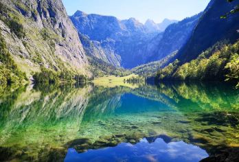 纽伦堡出发10小时[德南湖光山色包车游]【服务时间：本产品为中文司机专车出行，服务时长为10小时，包括往返接送、景点参观及用餐时间；】