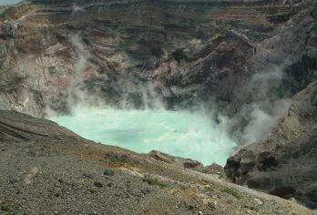 日本熊本+阿苏山+草千里+熊神社+高千穗峡-经典火山行程【专属客服和本地中文司机，一家一团包车】