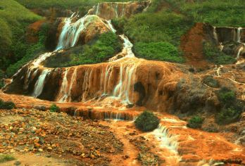 台北出发｜新北野柳+黄金瀑布+阴阳海+十分+九份包车一日游【[浓缩传统与现代的精华之旅]不用早起，想走就走，舒适愉快】