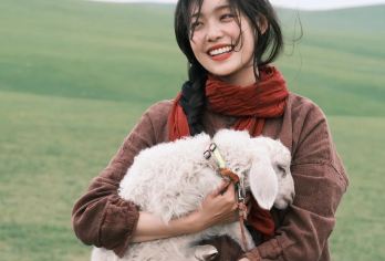 辉河湿地一日游【6人封顶小团|当地持证专业司机】【1.真正的尊享旅行+专人管家服务+内蒙古小众经典路线，专车接机，深入草原深处，畅玩呼伦贝尔大草原！】