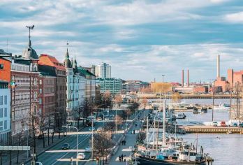 芬兰赫尔辛基市区景点自选+波尔沃古镇一日游【中文私家包车】【尊享一对一高端行程定制，豪华包车专属礼遇，专业旅行顾问24小时恭候垂询。】