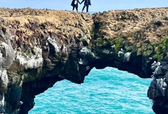 冰岛雷克雅未克-太阳航海者-蓝湖可追极光包车-精选【专属客服和本地中文司机，一家一团包车】