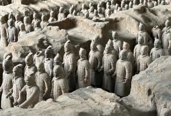 秦始皇兵马俑+《驼铃传奇》秀一日游【三环内接送/双景区套票】【[贴心服务]西安市三环内上门接送， 不用早起，睡到自然醒，车况好保险齐全，安全有保障！】