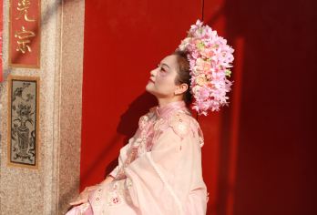 8人小团+泉州开元寺+西街+南少林+蟳埔村+洛阳桥一日游纯玩【打卡明星同款簪花‘今生戴花，来世漂亮’把幸福和浪漫戴在头上。】