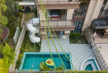 佛山美的鹭湖揽墅4房5床KTV泳池泡池+滑梯+麻将+碳烧烤【佛山美的鹭湖别墅+KTV+泳池+泡池+空中滑梯+麻将+烧烤别墅。】