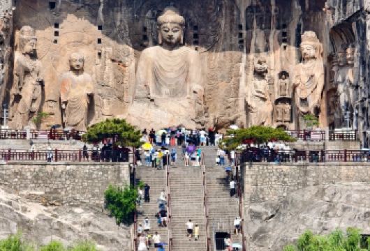 龙门石窟+白马寺+洛邑古城一日游【郑州出发丨高品质纯玩】【[精华景点]龙门石窟、白马寺、精华景点，一场穿越千年的邂逅】